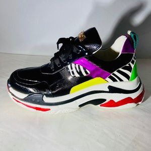 Fashionable sneakers